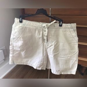 Off white cotton shorts with teal blue stitching size 14 in EUC